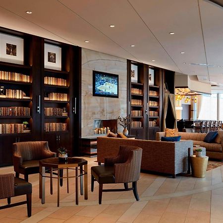 Ithaca Marriott Downtown On The Commons Hotel Bagian luar foto