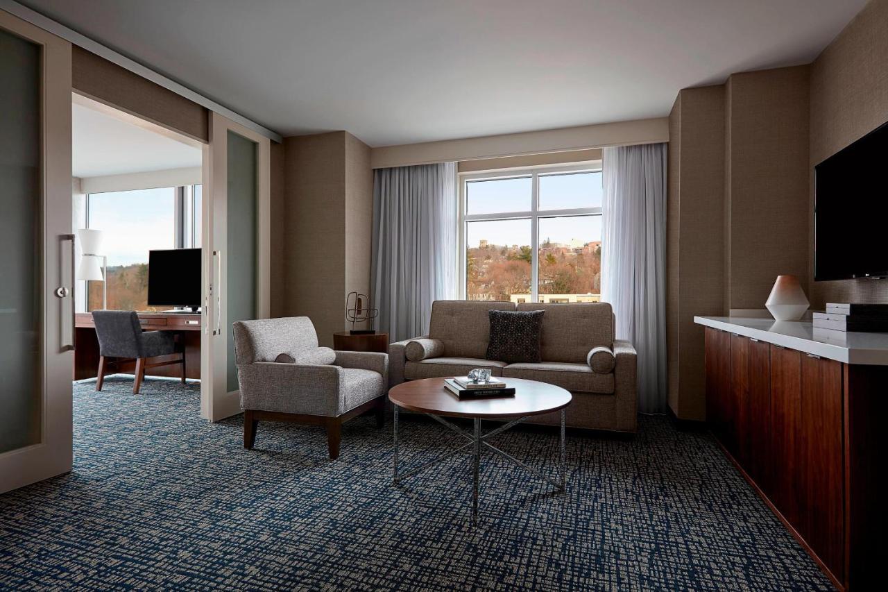 Ithaca Marriott Downtown On The Commons Hotel Bagian luar foto