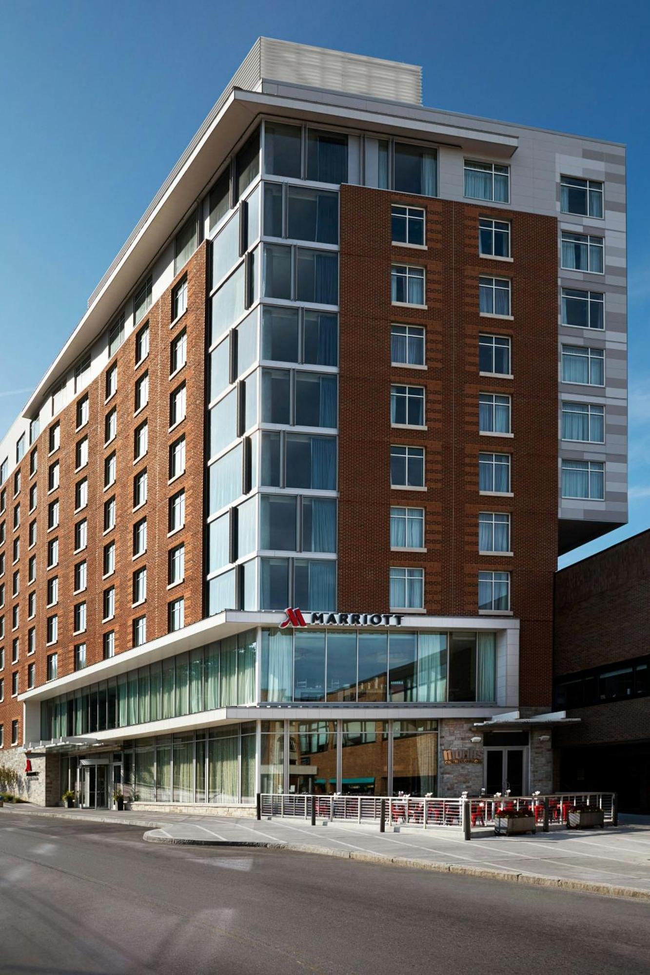 Ithaca Marriott Downtown On The Commons Hotel Bagian luar foto