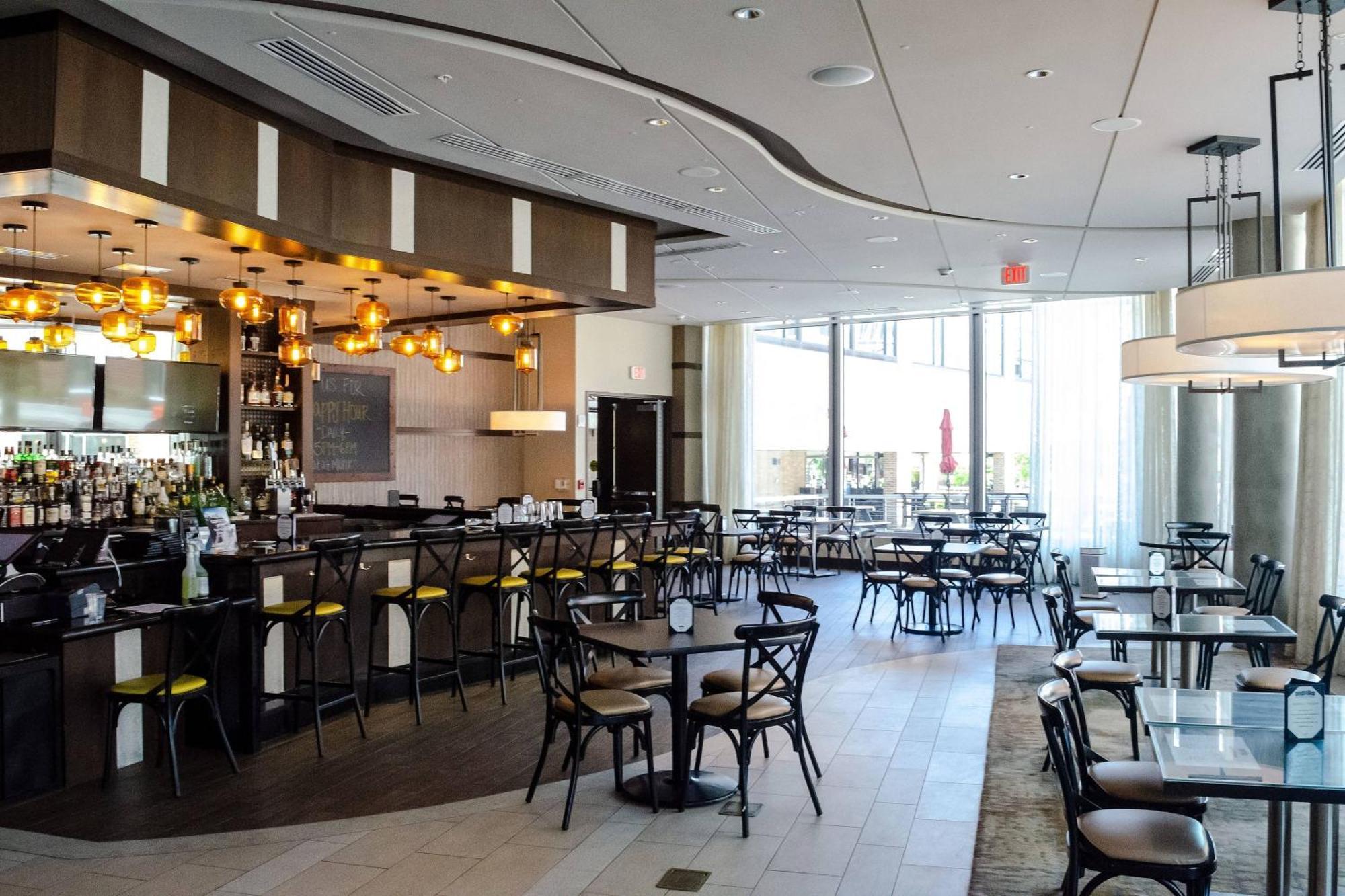 Ithaca Marriott Downtown On The Commons Hotel Bagian luar foto