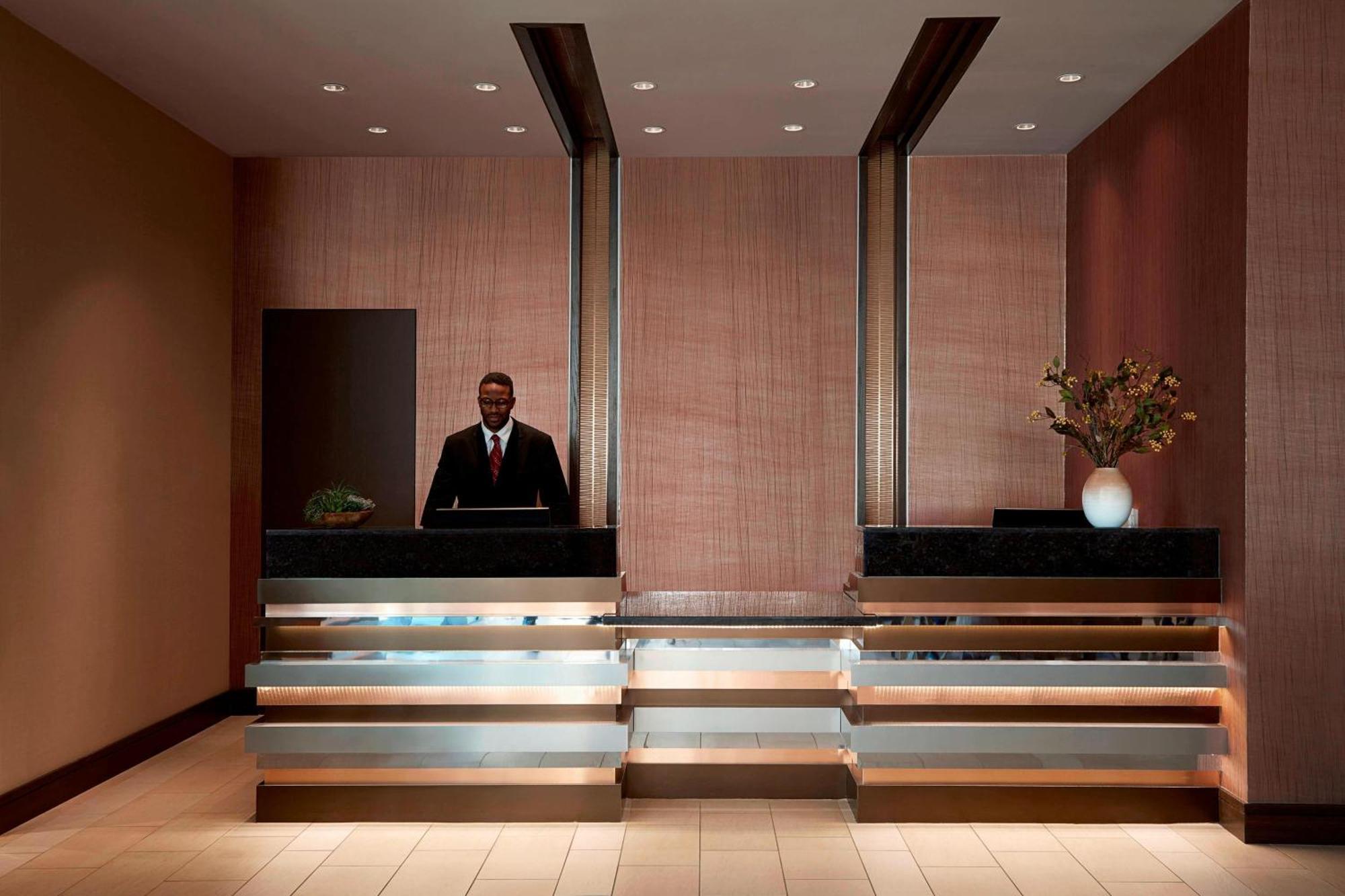Ithaca Marriott Downtown On The Commons Hotel Bagian luar foto