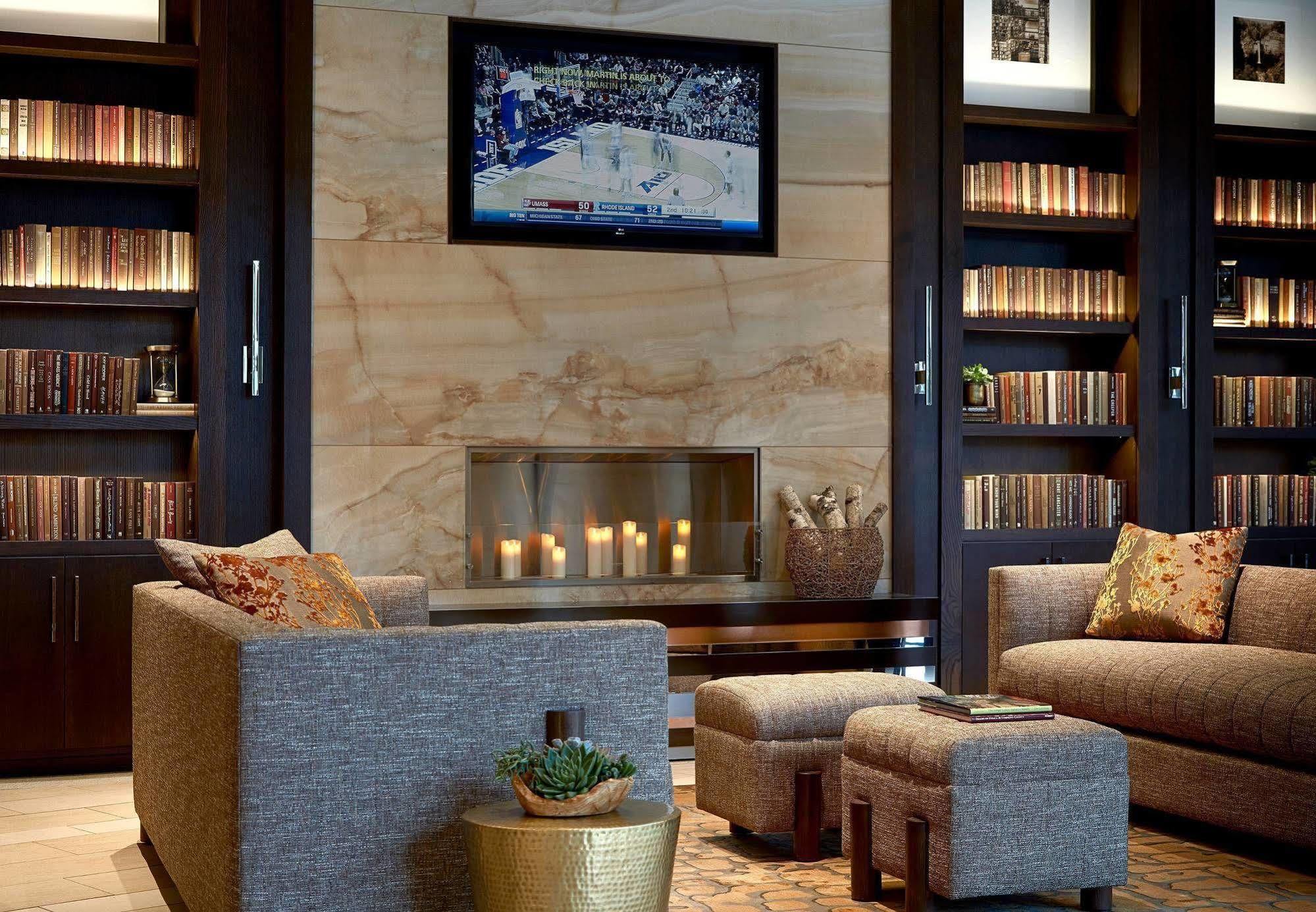 Ithaca Marriott Downtown On The Commons Hotel Bagian luar foto